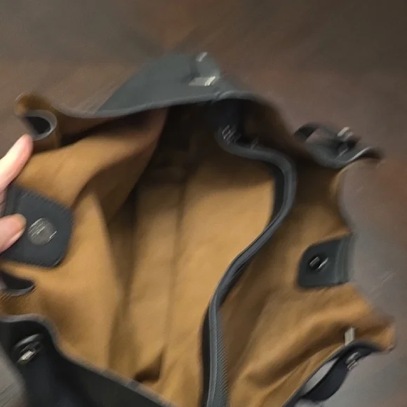 Sondra Roberts Elegant Black Tote - Picture 3 of 4